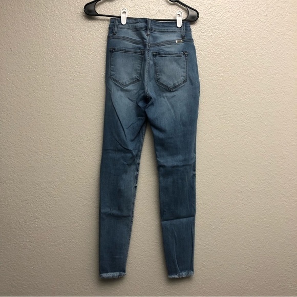 Kancan Women’s Light Wash Distressed Skinny Jeans Size 1 / 24 - Picture 2 of 4